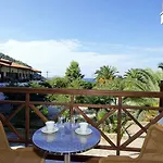 Delphi شقة فندقية 4*