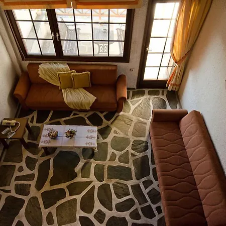 Aparthotel Delphi 4*