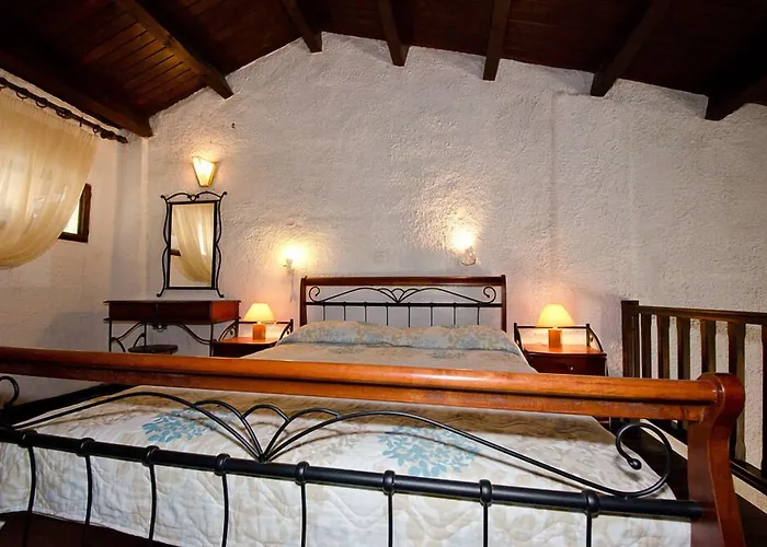 Delphi Aparthotel 4*