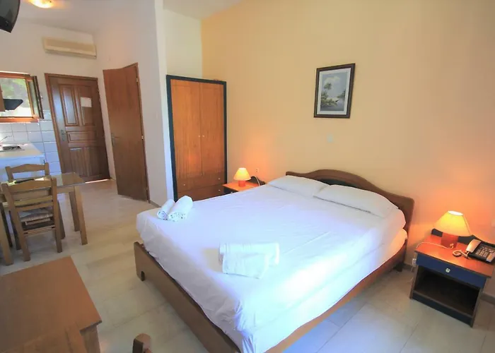 Aparthotel Delphi 4*