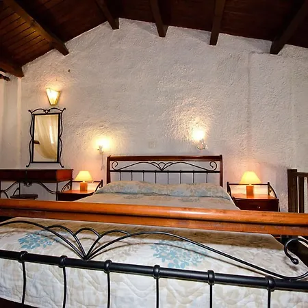 Delphi Aparthotel 4*