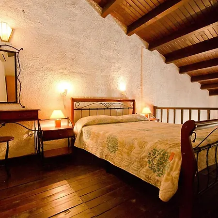 Delphi Apartahotel